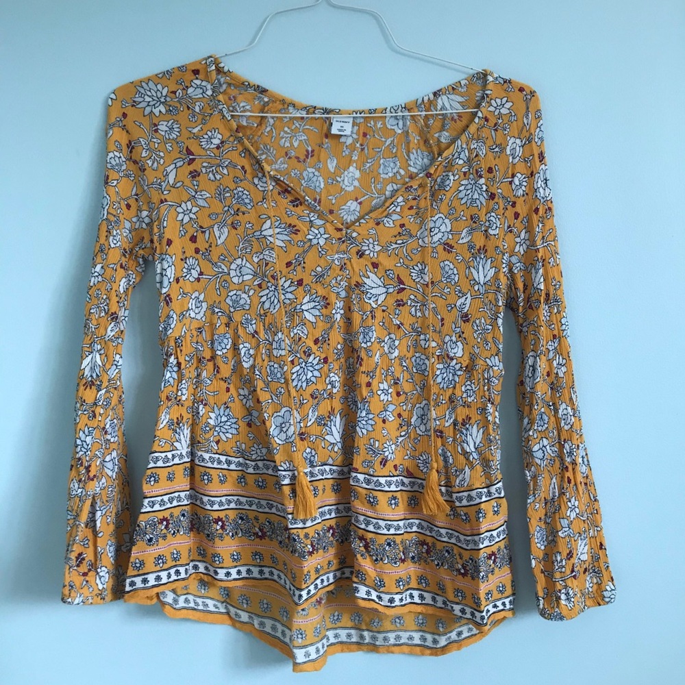 Yellow detailing flowered shirt